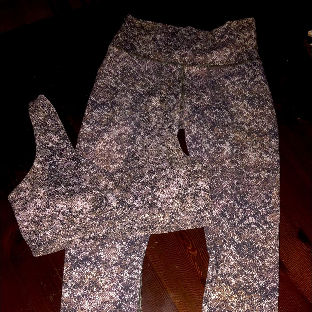 Fabletics Powerhold Serpentine Matching Set